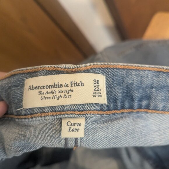 Abercrombie and Fitch Ultra High Rise Ankle Straight Distressed Hem Jeans 36/22R - Picture 6 of 6